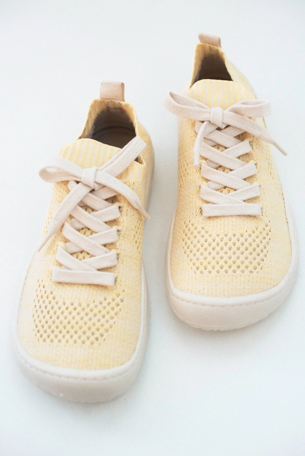 Босоногие кроссовки Sambas the bambas Essence Lumia — светло-жёлтые